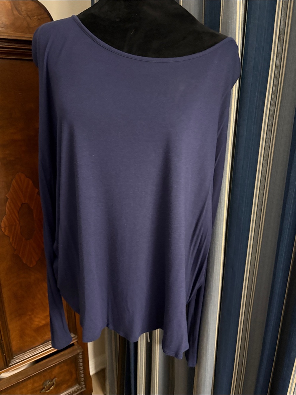 Vince Long-Sleeve Boatneck Top in Navy